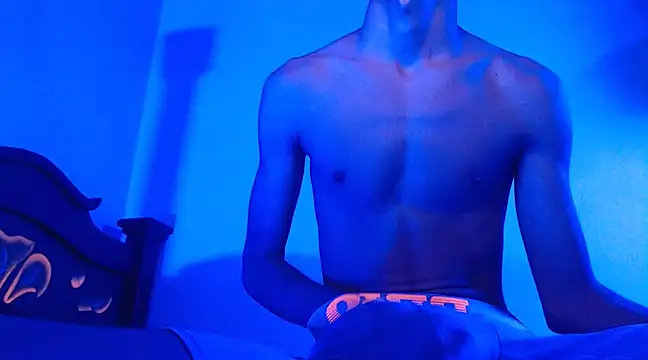 Snapshot of isaaclatino chatting on December 3, 2024, 3:41 am isaaclatino online show from December 3, 2024, 3:41 am