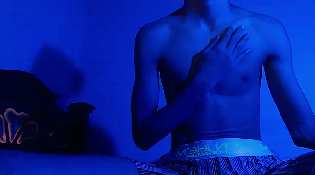 Snapshot of isaaclatino chatting on December 10, 2024, 6:01 am isaaclatino online show from December 10, 2024, 6:01 am