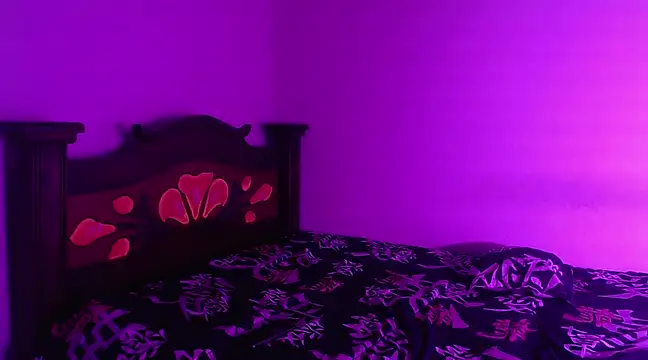 Snapshot of isaaclatino chatting on December 27, 2024, 11:42 pm isaaclatino online show from December 27, 2024, 11:42 pm