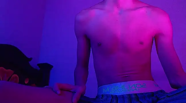 Snapshot of isaaclatino chatting on January 27, 2025, 8:18 am isaaclatino online show from January 27, 2025, 8:18 am