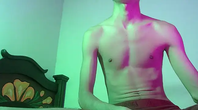 Snapshot of isaaclatino chatting on January 28, 2025, 5:54 am isaaclatino online show from January 28, 2025, 5:54 am