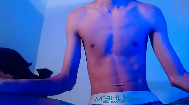 Snapshot of isaaclatino chatting on February 28, 2025, 3:04 am isaaclatino online show from February 28, 2025, 3:04 am