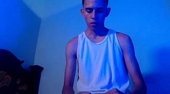 Snapshot of isaaclatino chatting on March 21, 2025, 4:17 am isaaclatino online show from March 21, 2025, 4:17 am