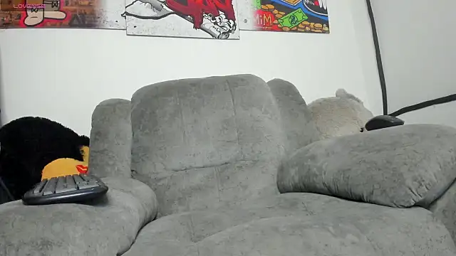 Snapshot of isaaclatino chatting on September 23, 2025, 7:00 am isaaclatino online show from September 23, 2025, 7:00 am