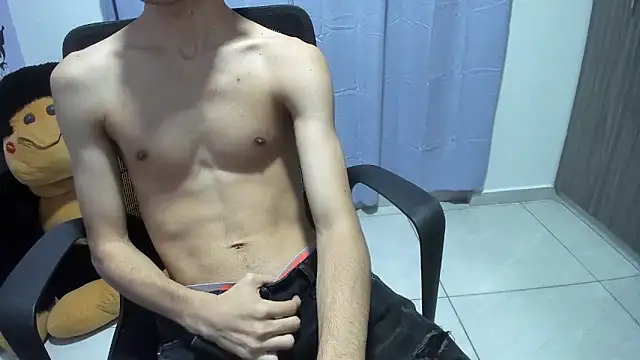 Snapshot of isaaclatino chatting on October 27, 2025, 6:06 am isaaclatino online show from October 27, 2025, 6:06 am