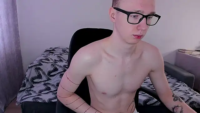 Alex silents online show from March 19, 2025, 5:41 am