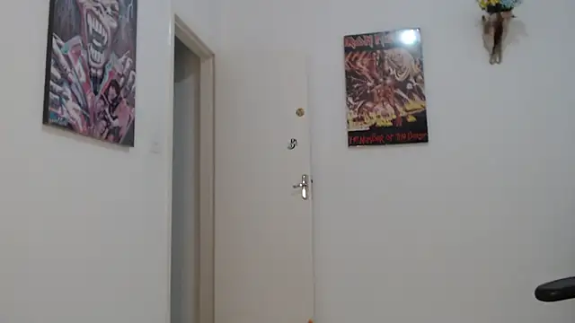 CrisBathoryxxx online show from January 11, 2025, 11:24 pm