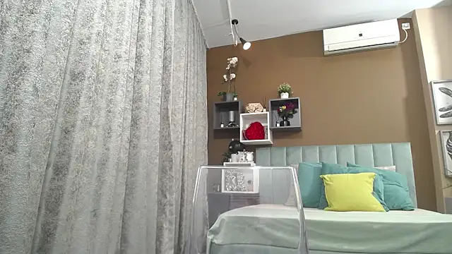 RebecaBlackx online show from October 21, 2025, 6:25 am