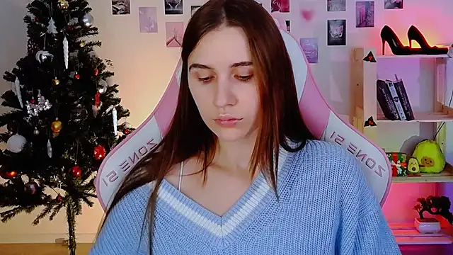 AliceCharmy online show from December 19, 2024, 12:01 pm