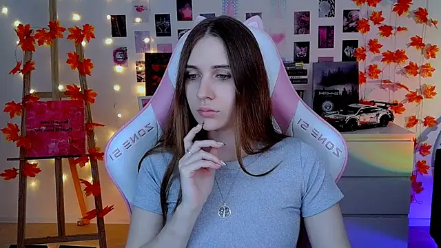 AliceCharmy online show from November 4, 2025, 7:29 am