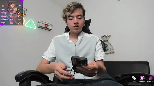 bunny maxi online show from February 4, 2025, 4:18 pm