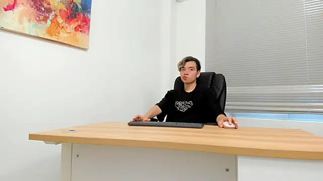 bunny maxi online show from March 13, 2025, 3:39 pm