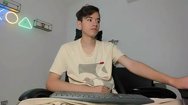 bunny maxi online show from November 17, 2025, 12:22 pm