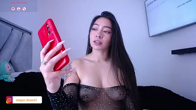 megan bluee23 online show from October 1, 2025, 3:51 pm