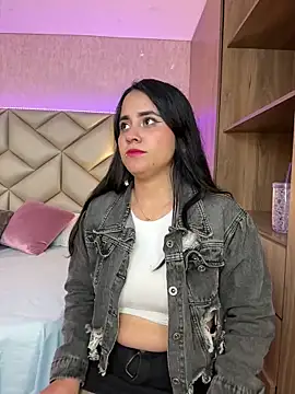 Snapshot of Brenda_Garcia chatting on March 23, 2025, 4:05 am Brenda Garcia online show from March 23, 2025, 4:05 am