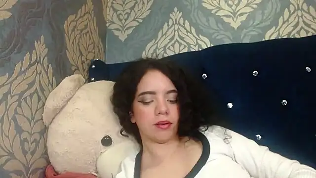 Snapshot of EmmaCowperr chatting on December 29, 2024, 6:14 am EmmaCowperr online show from December 29, 2024, 6:14 am