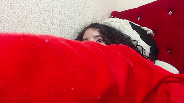 Snapshot of EmmaCowperr chatting on February 3, 2025, 2:55 pm EmmaCowperr online show from February 3, 2025, 2:55 pm