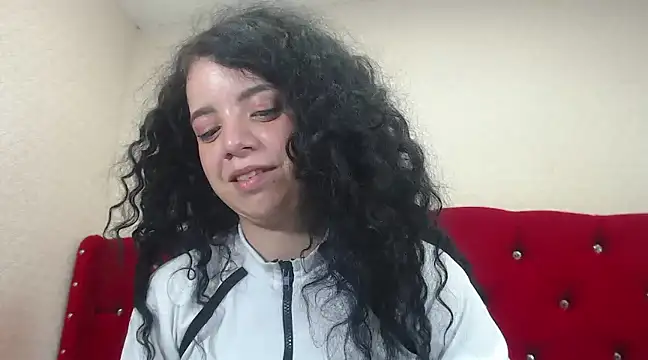 Snapshot of EmmaCowperr chatting on February 5, 2025, 9:40 pm EmmaCowperr online show from February 5, 2025, 9:40 pm