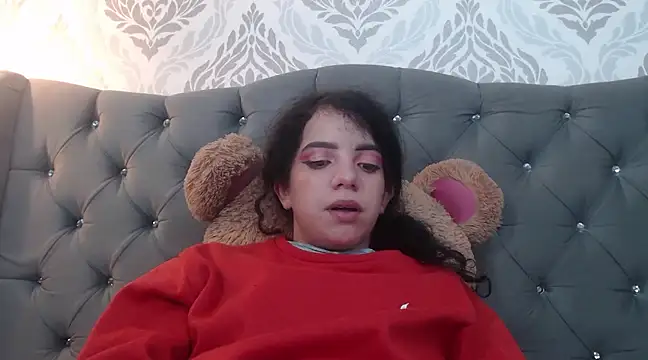 Snapshot of EmmaCowperr chatting on March 4, 2025, 7:01 pm EmmaCowperr online show from March 4, 2025, 7:01 pm