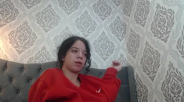 Snapshot of EmmaCowperr chatting on March 14, 2025, 11:45 am EmmaCowperr online show from March 14, 2025, 11:45 am