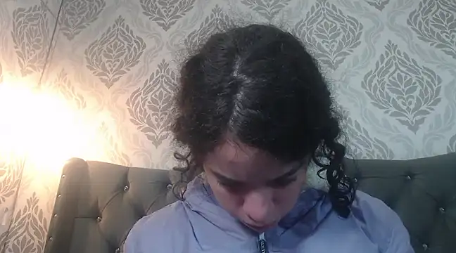 Snapshot of EmmaCowperr chatting on March 20, 2025, 11:49 am EmmaCowperr online show from March 20, 2025, 11:49 am