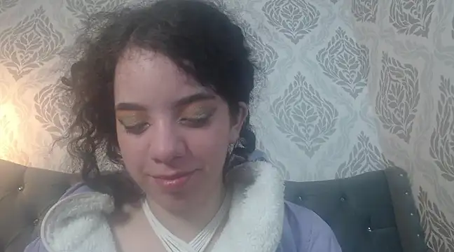 Snapshot of EmmaCowperr chatting on March 21, 2025, 9:01 pm EmmaCowperr online show from March 21, 2025, 9:01 pm