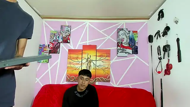 oliverhot2005 online show from January 9, 2025, 6:57 pm