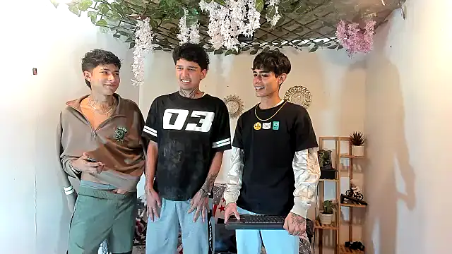 oliverhot2005 online show from November 9, 2025, 2:59 pm