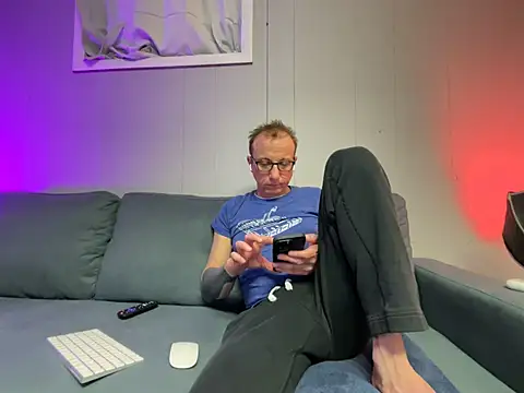 Snapshot of mouser21212 chatting on January 28, 2025, 11:39 pm mouser21212 online show from January 28, 2025, 11:39 pm