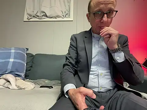 Snapshot of mouser21212 chatting on February 18, 2025, 7:10 am mouser21212 online show from February 18, 2025, 7:10 am