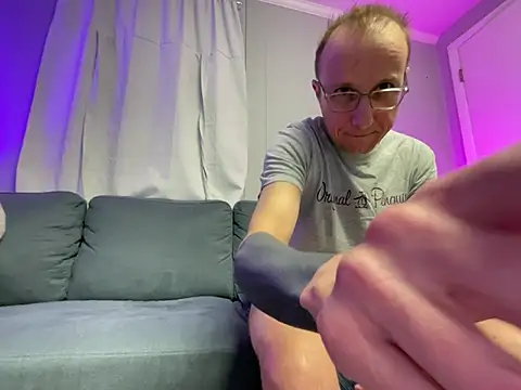 Snapshot of mouser21212 chatting on March 21, 2025, 12:29 am mouser21212 online show from March 21, 2025, 12:29 am