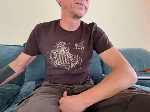 Snapshot of mouser21212 chatting on November 29, 2025, 9:18 pm mouser21212 online show from November 29, 2025, 9:18 pm