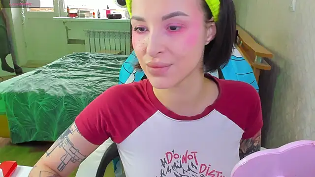 folinskayyya online show from April 10, 2026, 5:23 am