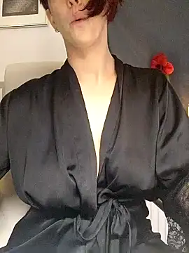 Snapshot of Loona-Lexxington chatting on December 10, 2024, 4:49 pm Loona-Lexxington online show from December 10, 2024, 4:49 pm