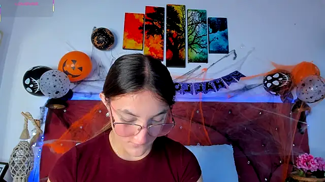 Ruth harvey  online show from October 23, 2025, 1:10 pm