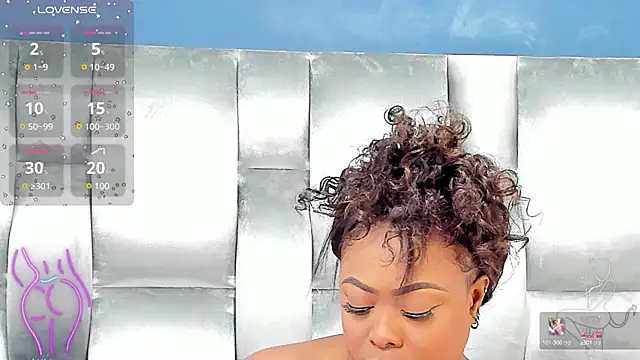 Snapshot of CamilaBenitez chatting on January 31, 2025, 11:45 pm CamilaBenitez online show from January 31, 2025, 11:45 pm