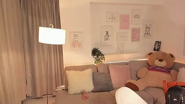 Snapshot of Nicolle_foxy chatting on March 12, 2025, 8:10 pm Nicolle foxy online show from March 12, 2025, 8:10 pm