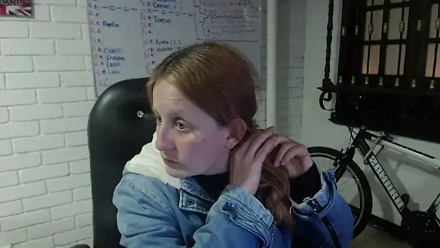 ViioletaMora online show from February 23, 2025, 7:22 am