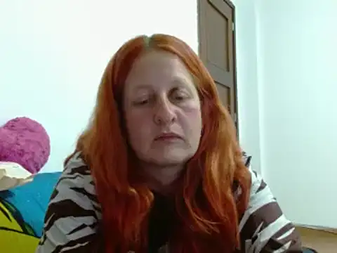 ViioletaMora online show from September 26, 2025, 5:11 am