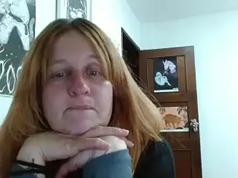 Snapshot of ViioletaMora chatting on April 18, 2026, 5:00 am ViioletaMora online show from April 18, 2026, 5:00 am