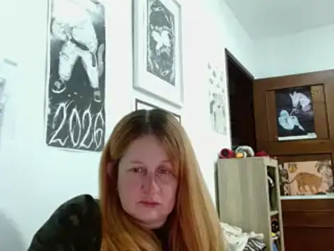 Snapshot of ViioletaMora chatting on April 21, 2026, 5:14 am ViioletaMora online show from April 21, 2026, 5:14 am