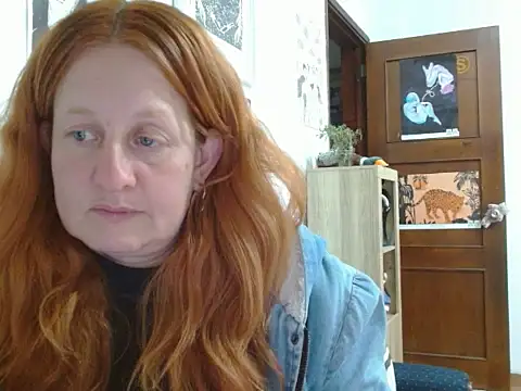 Snapshot of ViioletaMora chatting on May 9, 2026, 4:39 am ViioletaMora online show from May 9, 2026, 4:39 am
