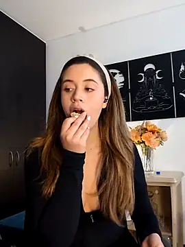 Snapshot of maliciaworld chatting on October 4, 2025, 3:32 pm maliciaworld online show from October 4, 2025, 3:32 pm