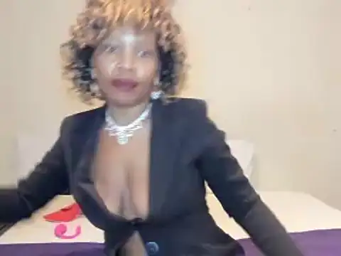 Snapshot of AfricanSquirtingQueen chatting on May 18, 2026, 3:46 am AfricanSquirtingQueen online show from May 18, 2026, 3:46 am