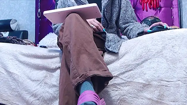 AyshaScott online show from April 1, 2026, 12:50 pm