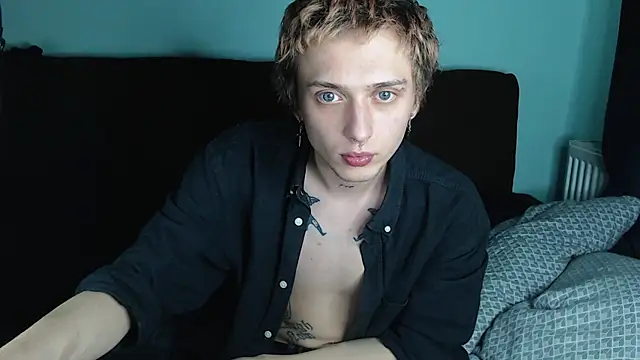 axxxturel online show from January 2, 2025, 3:58 am