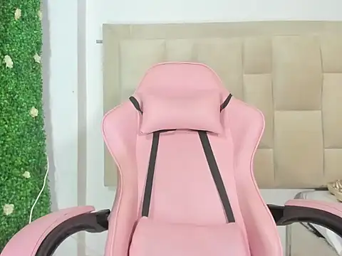 Milk anastasia online show from February 22, 2025, 7:47 pm