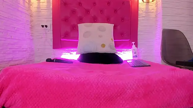 Snapshot of mia_099 chatting on March 15, 2025, 8:10 pm mia 099 online show from March 15, 2025, 8:10 pm