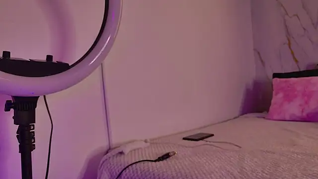 Snapshot of mia_099 chatting on September 20, 2025, 8:43 pm mia 099 online show from September 20, 2025, 8:43 pm