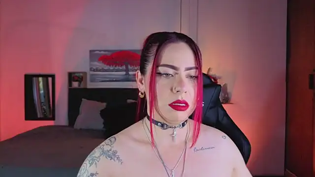 Snapshot of Dulce_charlottee chatting on April 22, 2026, 7:37 pm Dulce charlottee online show from April 22, 2026, 7:37 pm